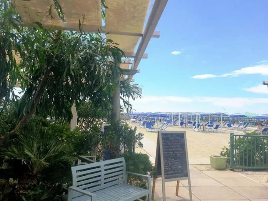 The Waterfront Refuge - Il Rifugio Frontemare Apartment Pietrasanta Italy