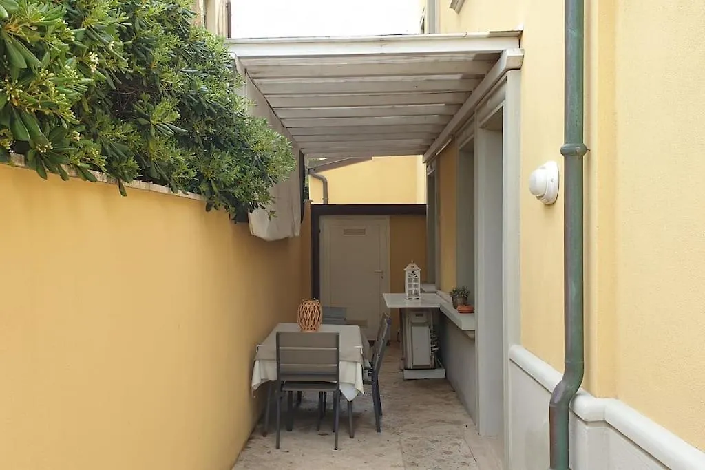 Appartamento The Waterfront Refuge - Il Rifugio Frontemare Pietrasanta Italia